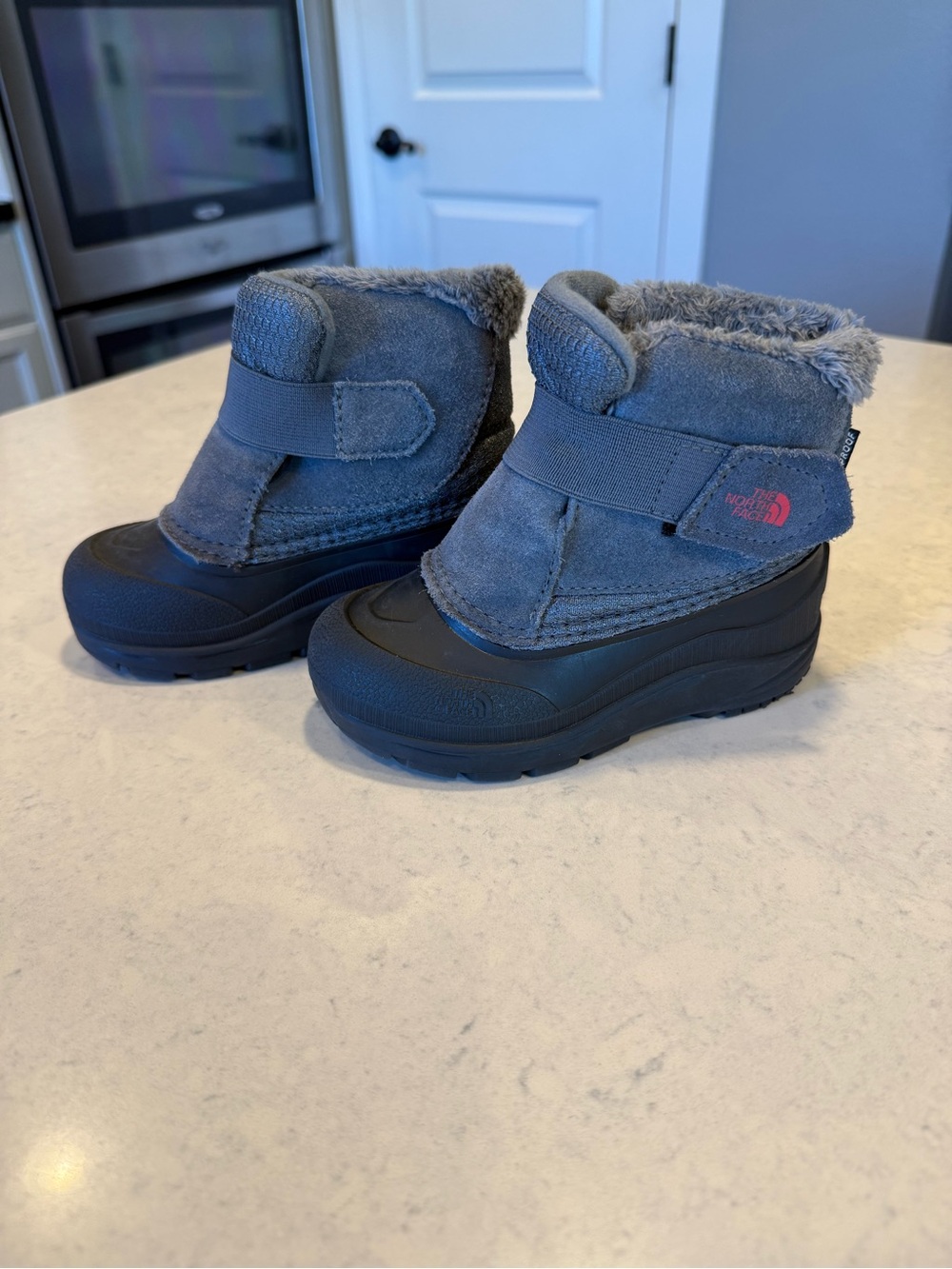 The North Face Alpenglow II Grey/Black Winter Boots - Toddler Size 9